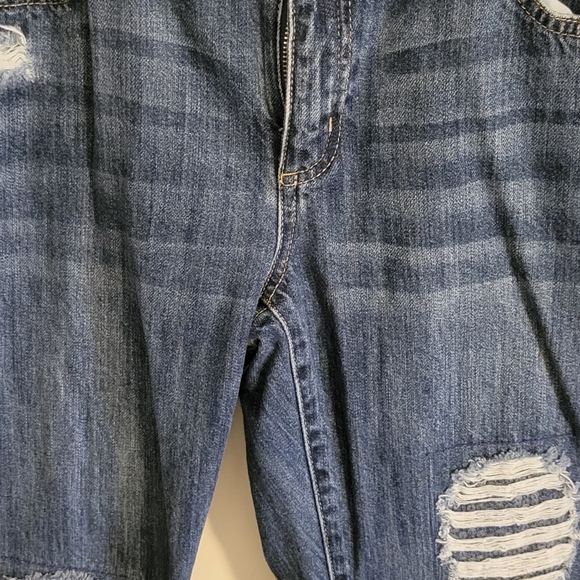 Jeans - Picture 2 of 4